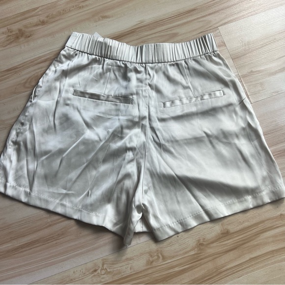 NWT Abercrombie & Fitch Satin Shorts - Picture 4 of 4
